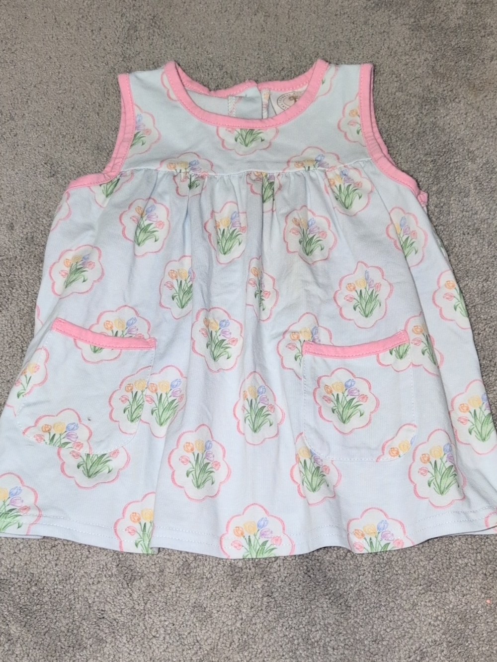 Sleeveless Floral Pocket Tank Top in White with Pink Trim